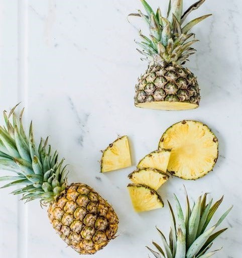 No-bake cheesecake met ananas, dadels en vanille