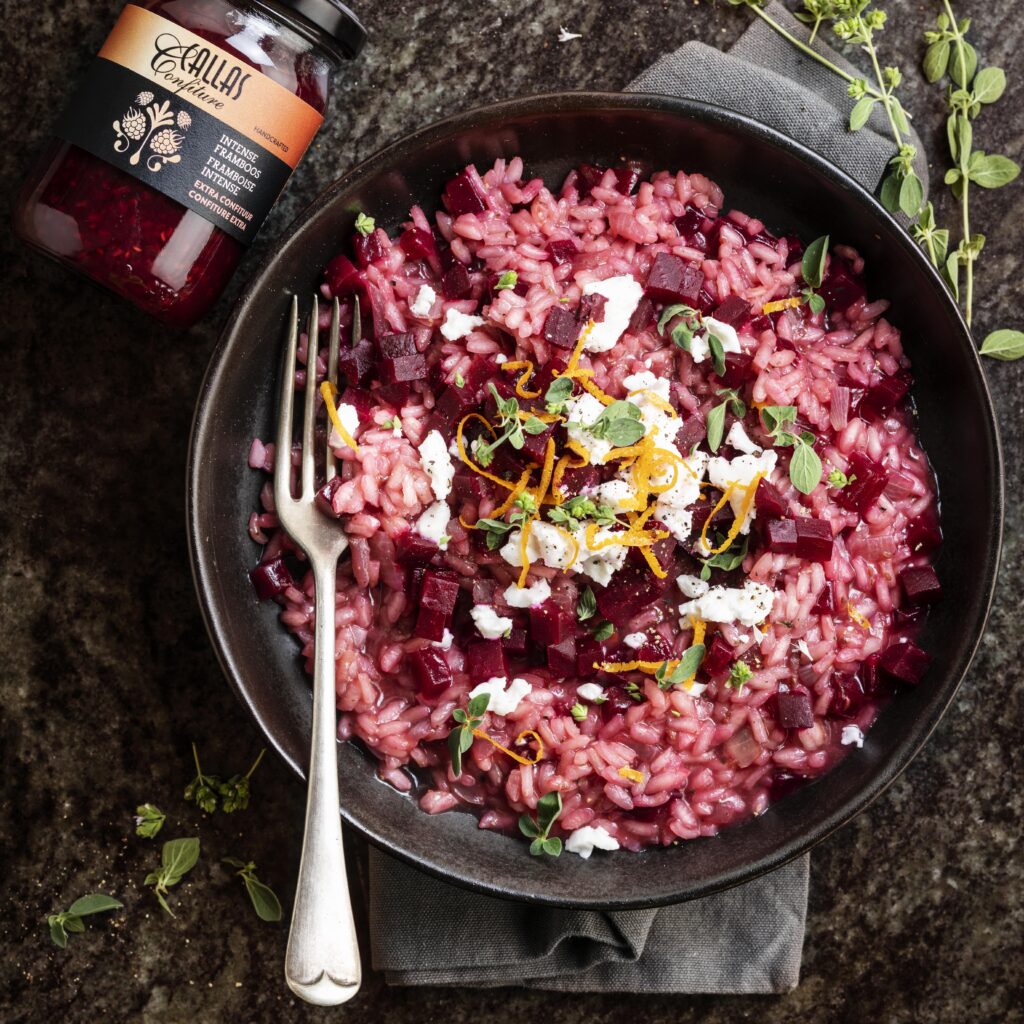 Risotto van rode biet met frambozenconfituur, balsamico, zeste van sinaasappel en geitenkaas